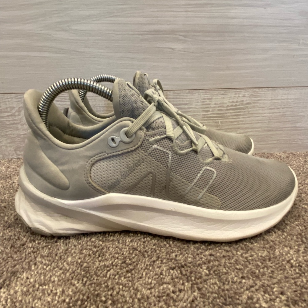 New Balance Fresh Foam ROAV 2 Women’s Athletic Sneakers